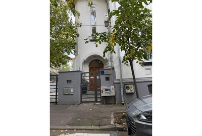 Casă individuală cu 10 camere cu Canalizare în Dorobanți - 20