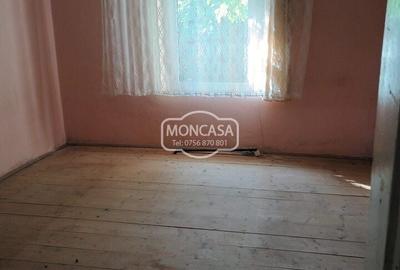 Casă cu 3 camere cu Teren 1335 Mp în Central - 2