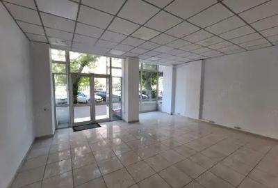 Spațiu comercial, de 91 mp, în Central - 3