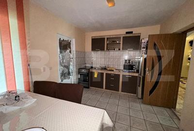 Casa de vanzare  , 258.00 utili + 418 teren, zona Closca - 16