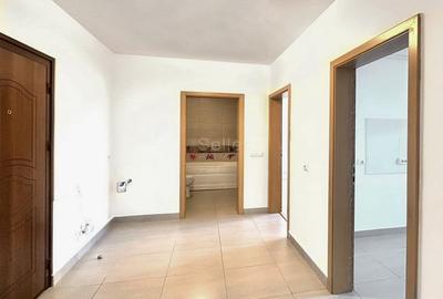 Apartament cu 2 camere decomandat în Tractorul