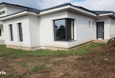 Casă cu 4 camere decomandat în Fântânele - 4