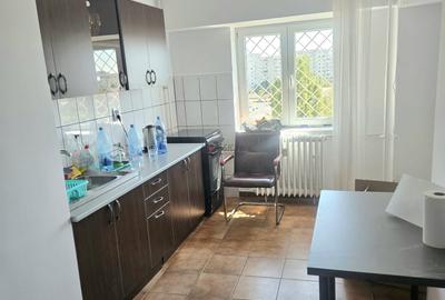 Apartament cu 3 camere decomandat, mobilat în Decebal - 2