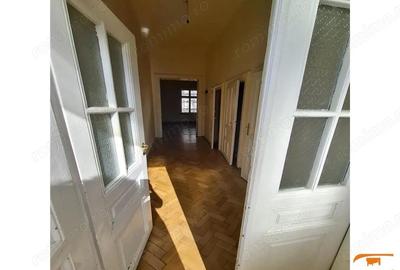 Semicentral, 4 camere, P-ta Maria-P-ta Sinaia, et 1 - 1