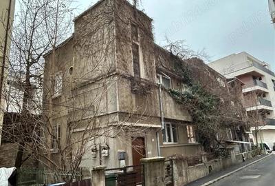 Apartament cu 3 camere semidecomandat în Polonă