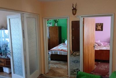 Apartament cu 3 camere decomandat în Dărmănești - 4