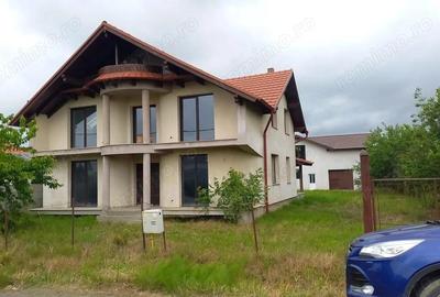 Casă în Mărtinești - 4