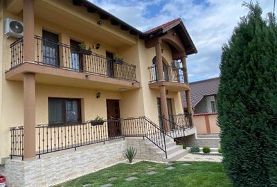 Casă cu 4 camere în Central - 8