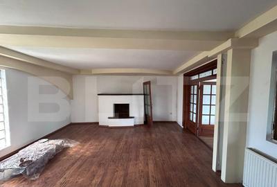 Casa de inchiriat, cu 6 camere, 200 mp, zona centrala