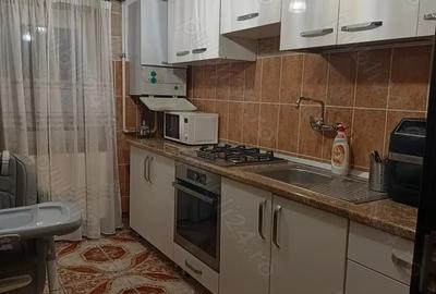 Vand apartament decomandat cu 3 camere, micro 16. - 8