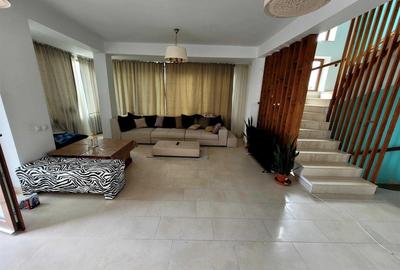 Casă cu 4 camere cu Teren 1000 Mp în Iris