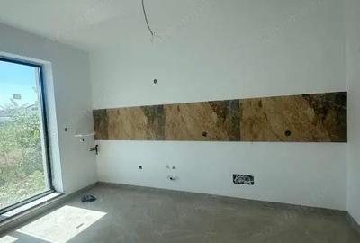 Casă cu 5 camere cu Teren 303 Mp în Central - 3