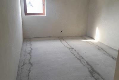 Casă cu 2 camere cu Teren 680 Mp în Lucieni - 8