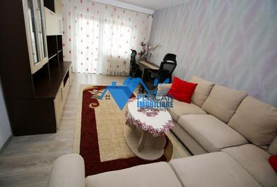 Apartament cu 3 camere decomandat, mobilat în E3