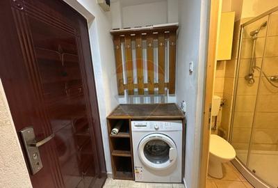 DE VANZARE - GARSONIERA  / INVESTITIE - 3