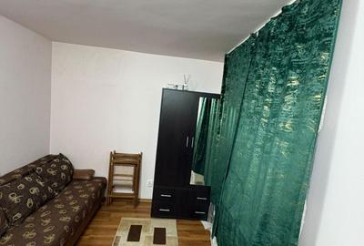 Garsonieră decomandată în 1 Mai - 1