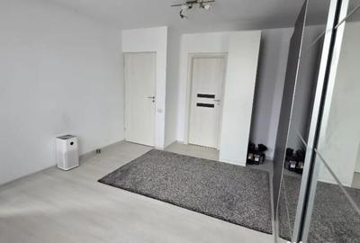 Casă cu 4 camere cu Teren 250 Mp în Central - 1