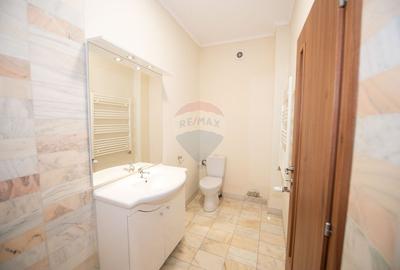 Apartament cu 4 camere semidecomandat în Central - 11