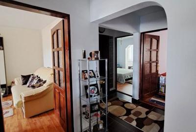 Apartament cu 3 camere decomandat în Traian - 6