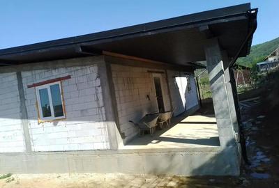 Casă cu 3 camere cu Teren 450 Mp în Central - 8