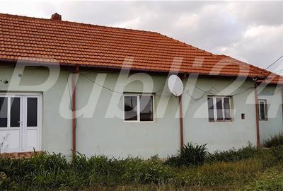 Casă în Mihail Kogălniceanu - 2