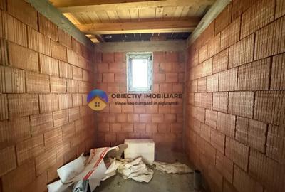 Casa + Teren de vanzare Zona Ciritei/An constructie 20 - 1
