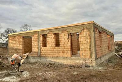 Casă cu 4 camere cu Teren 500 Mp în Tărlungeni - 2