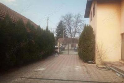 Casă cu 6 camere în Central