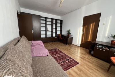 Apartament cu 2 camere semidecomandat, mobilat în 1 Mai - 14