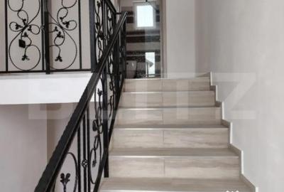 Casă cu 7 camere cu Teren 1388 Mp în Central - 9