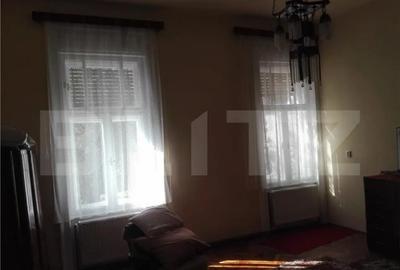 Casă cu 5 camere cu Teren 2100 Mp în Titulescu - 4