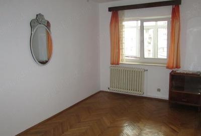 Apartament cu 4 camere decomandat în Central - 4