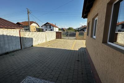 Casă individuală cu 3 camere cu Canalizare în Periferie - 11