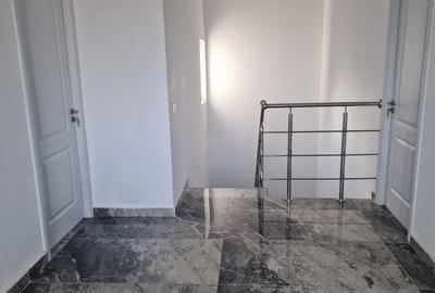 Casă cu 5 camere cu Teren 220 Mp în Apărătorii Patriei - 1