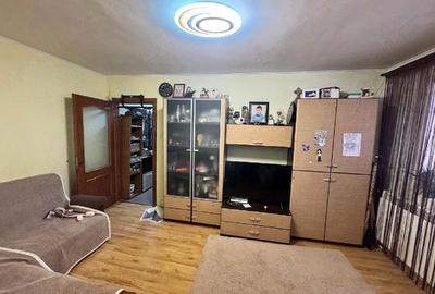 Apartament cu 2 camere nedecomandat în Km 4 - 5