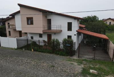 1/2 Duplex de Vânzare – 152 mp utili + 455 mp teren – Locație Excelentă! - 2