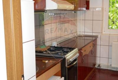 Apartament cu 4 camere decomandat în Târgu Cucu - 4
