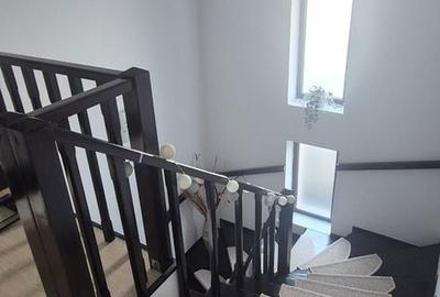 Casă cu 6 camere cu Teren 2106 Mp în Piatra - 13