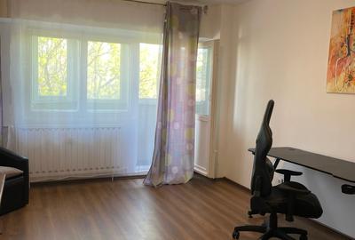 Garsonieră decomandată, mobilată în Tei - 4