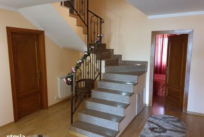 Casă cu 10 camere cu Teren 700 Mp în Obor - 11