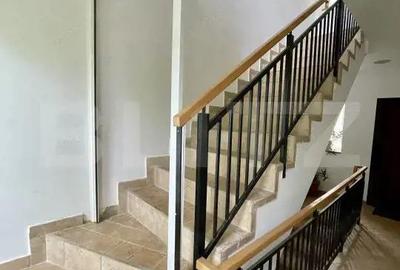 Apartament cu 5 camere decomandat, mobilat în Central - 1