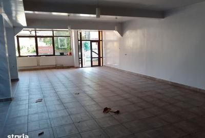 Spațiu comercial, de 460 mp, în Vorona - 1