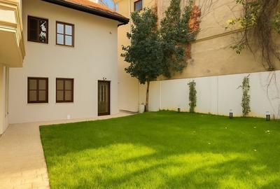 Casă individuală cu 14 camere cu Canalizare în Capitale - 2