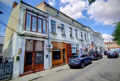 Casă cu 7 camere cu Teren 522 Mp în George Enescu