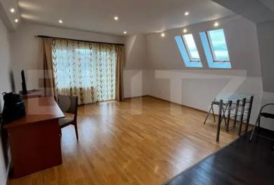 Apartament cu 3 camere semidecomandat în Centura - 1