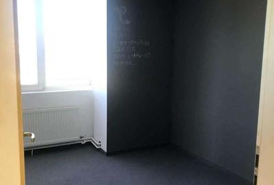 Spațiu comercial, de 92 mp, în Central - 3