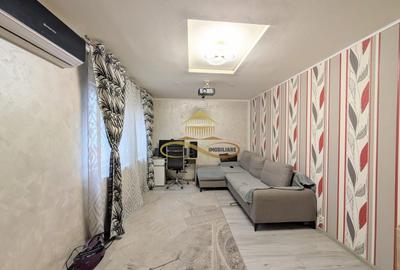 Apartament cu 3 camere decomandat în 9 Mai - 12