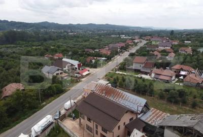 Casă cu 4 camere cu Teren 2360 Mp în Central