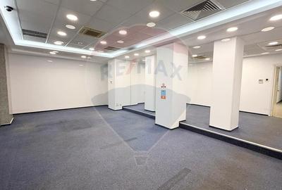 Spațiu comercial, de 330 mp, în Central - 4