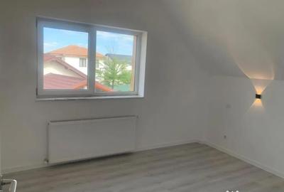 Casă cu 5 camere cu Teren 395 Mp în Malu Mare - 6